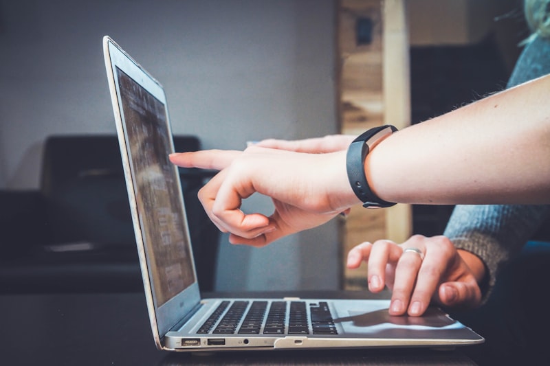 Curso online grabado con apoyo gráfico en pantalla